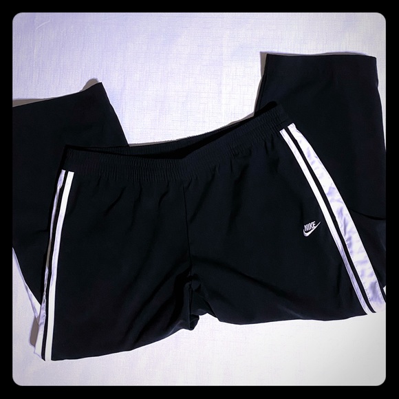 Nike Pants - ATHLETIC CAPRIS BY NIKE SIZE MEDIUM